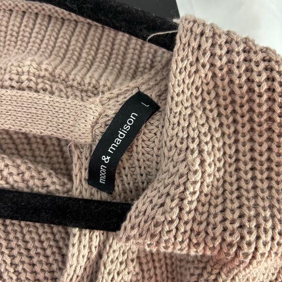 Moon & Madison Faux Wrap Sweater V-neck Beige  Loose Knit large - Picture 3 of 4